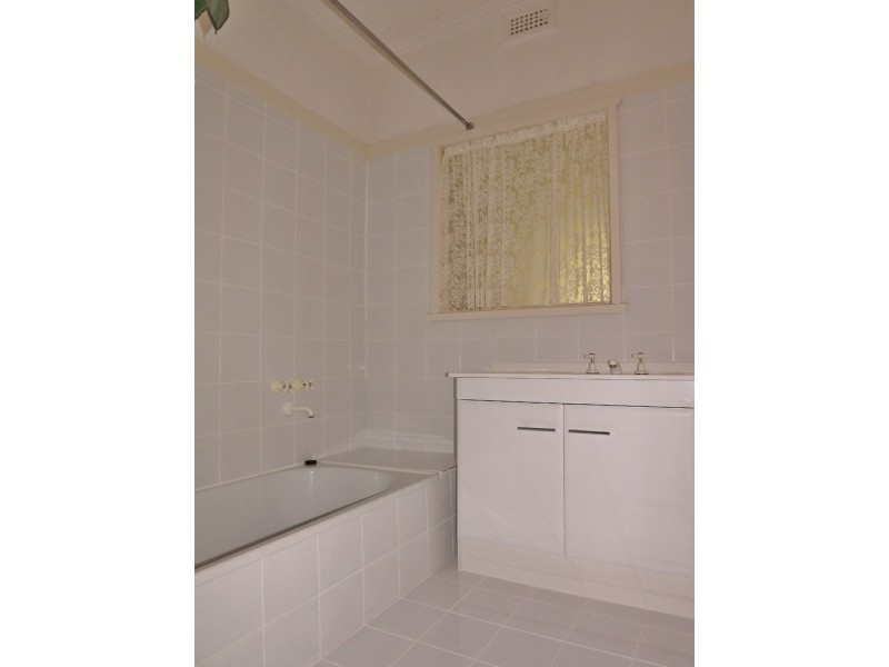 33 Leith Street, Newborough VIC 3825