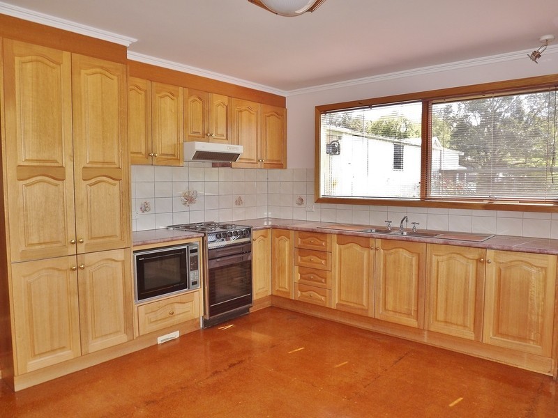 13 Roxburgh Road, Yallourn North VIC 3825