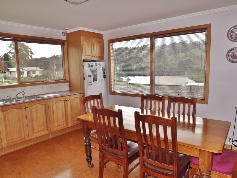 13 Roxburgh Road, Yallourn North VIC 3825