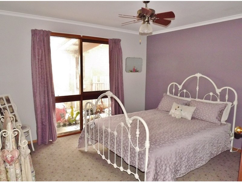 13 Roxburgh Road, Yallourn North VIC 3825