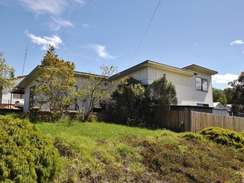 13 Roxburgh Road, Yallourn North VIC 3825