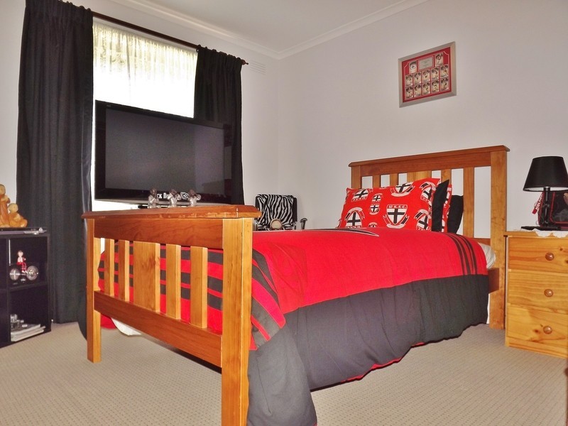 36 Thompsons Road, Newborough VIC 3825