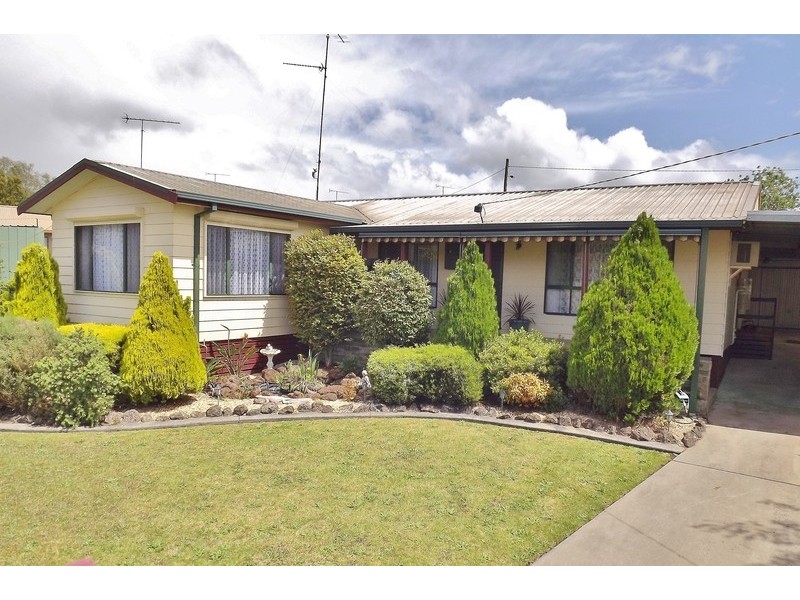 48 Eastern Avenue, Newborough VIC 3825