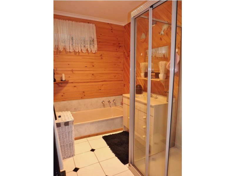 48 Eastern Avenue, Newborough VIC 3825