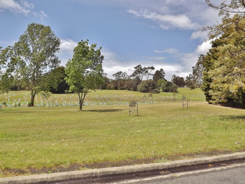 48 Eastern Avenue, Newborough VIC 3825