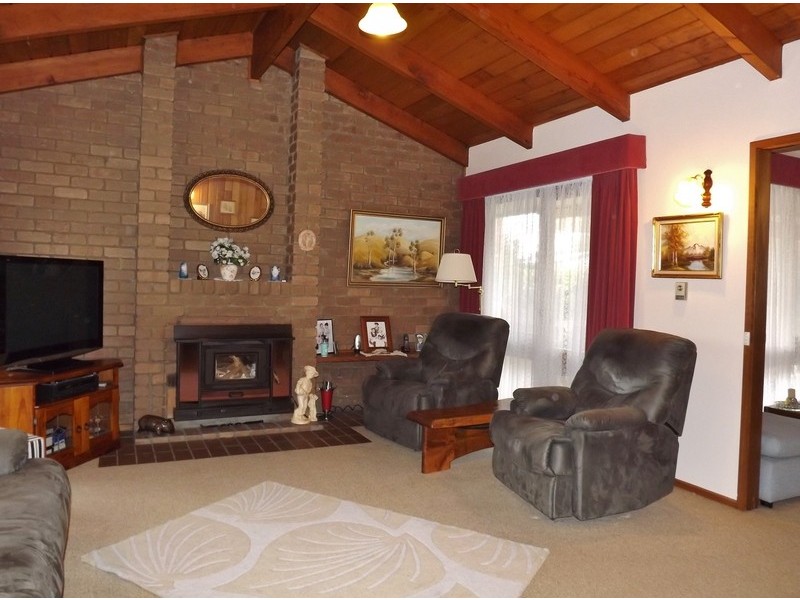 9 Cobb Court, Moe VIC 3825