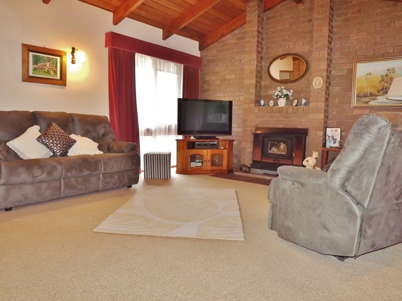 9 Cobb Court, Moe VIC 3825