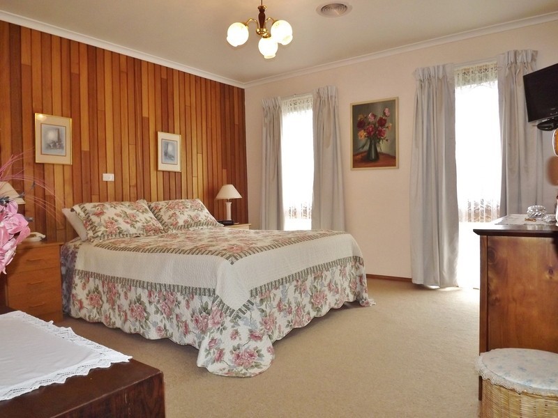 9 Cobb Court, Moe VIC 3825