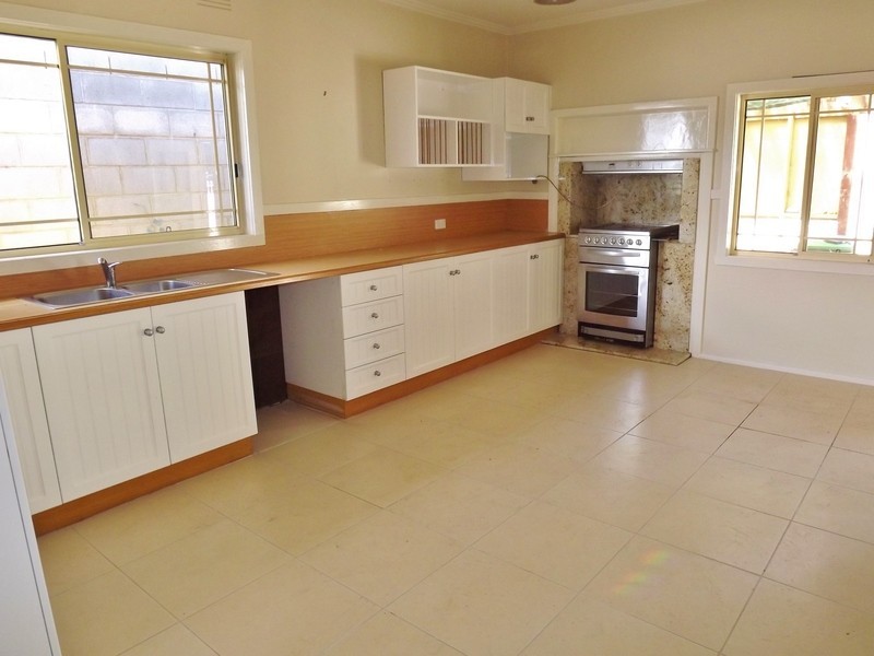 17 Paisley Street, Newborough VIC 3825