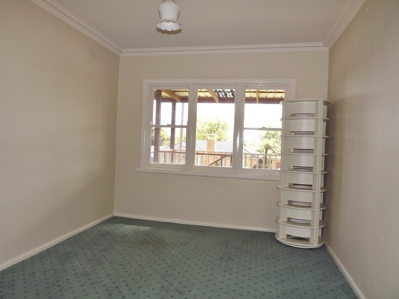 17 Paisley Street, Newborough VIC 3825