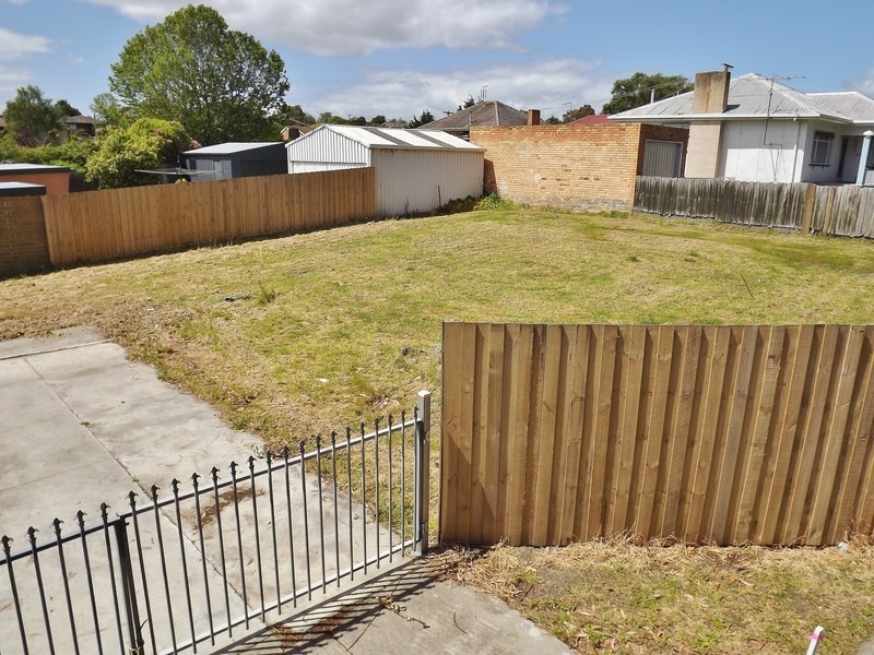 17 Paisley Street, Newborough VIC 3825