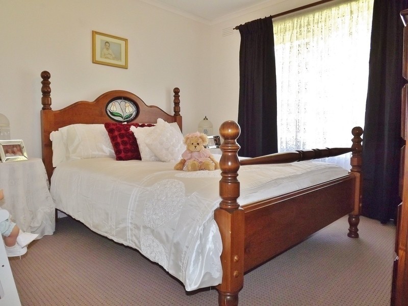 36 Thompsons Road, Newborough VIC 3825