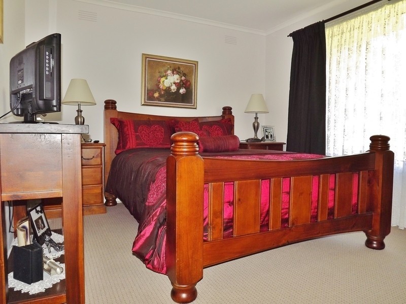 36 Thompsons Road, Newborough VIC 3825