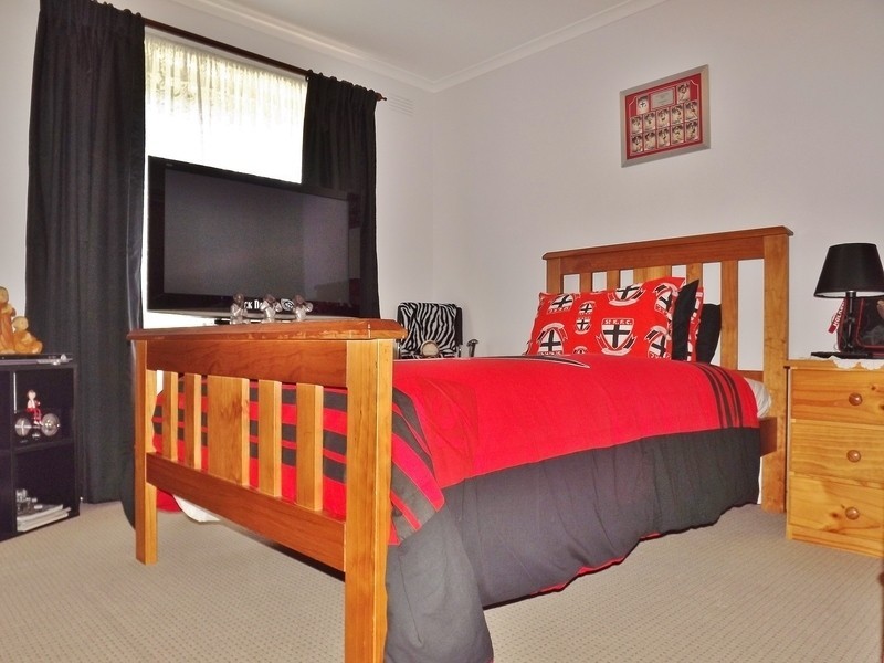 36 Thompsons Road, Newborough VIC 3825