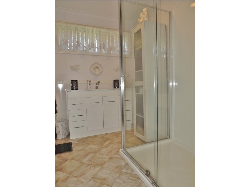 36 Thompsons Road, Newborough VIC 3825