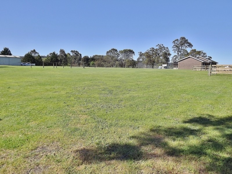 36 Thompsons Road, Newborough VIC 3825