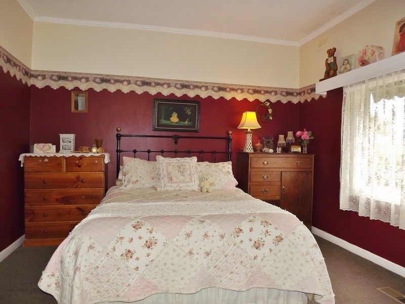 8 Coalville Road, Moe VIC 3825