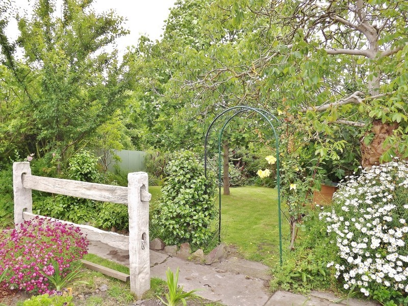 8 Coalville Road, Moe VIC 3825