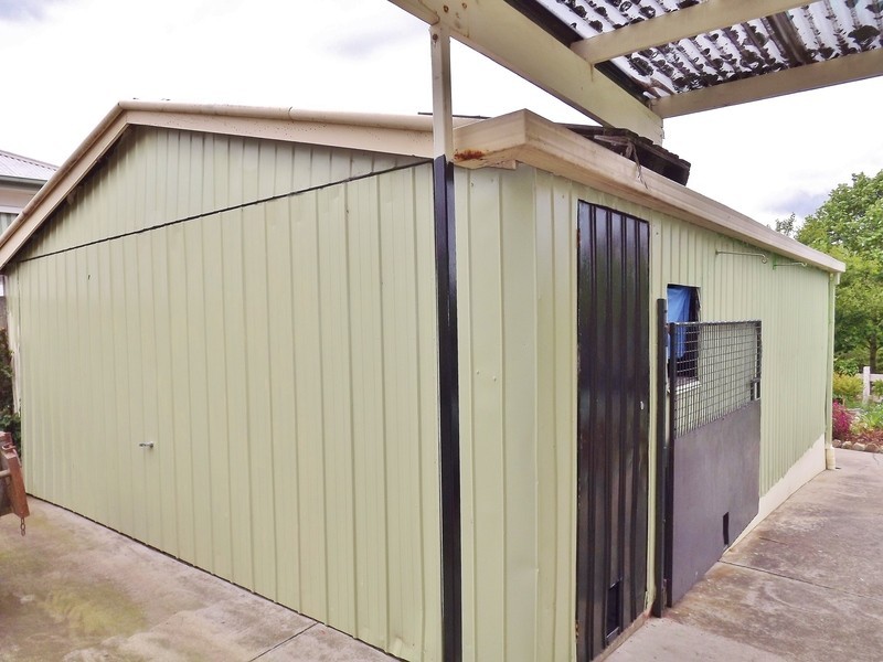 8 Coalville Road, Moe VIC 3825