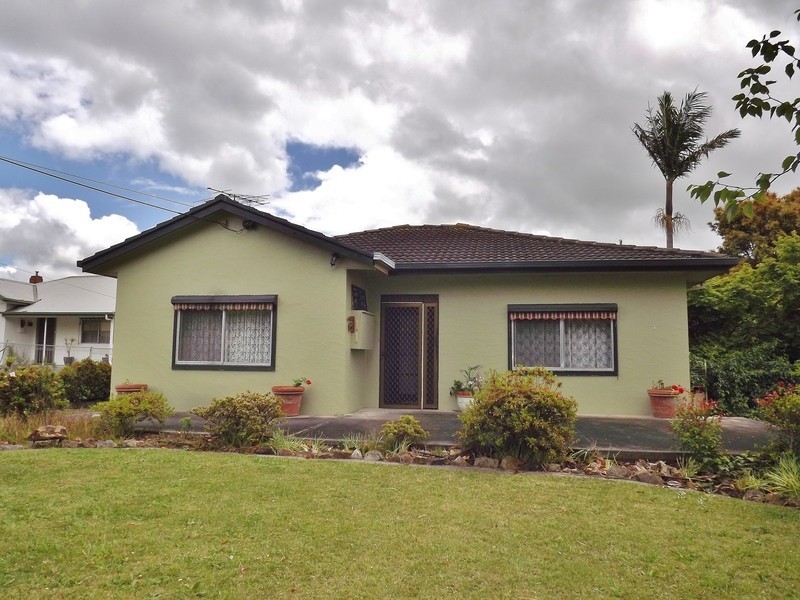 8 Coalville Road, Moe VIC 3825