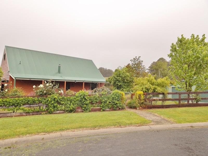 10  Red Jacket Court, Rawson VIC 3825
