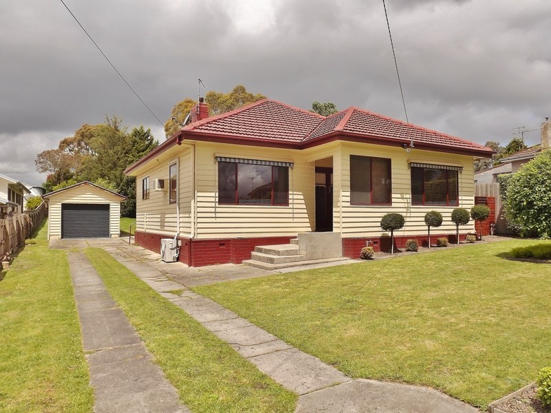 32 Cross Street, Newborough VIC 3825