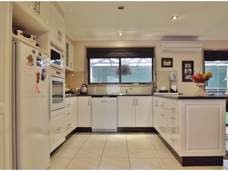 1 Amor Court, Newborough VIC 3825