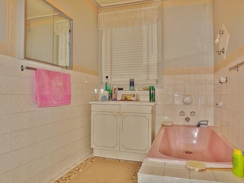 249  Old Sale Road, Newborough VIC 3825