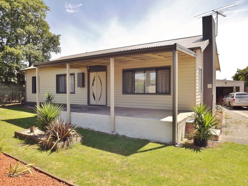 4 Andrew Street, Moe VIC 3825