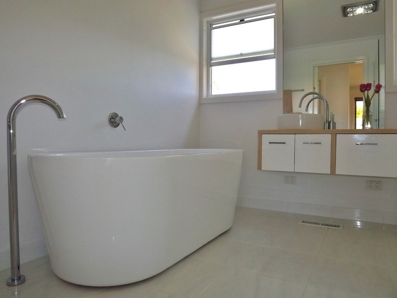 26 Mann Street, Moe VIC 3825