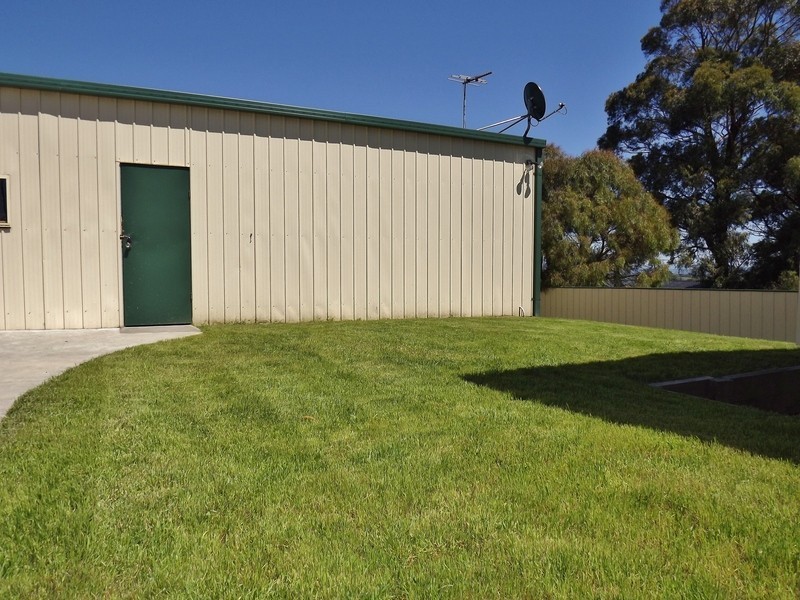 26 Mann Street, Moe VIC 3825