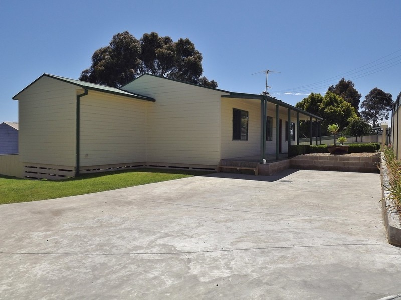 26 Mann Street, Moe VIC 3825