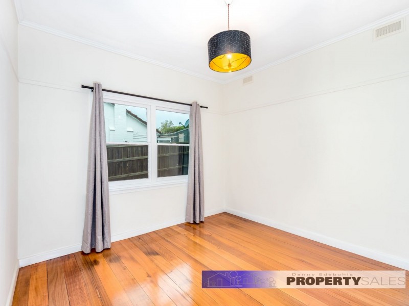 27 Scott Avenue, Moe VIC 3825