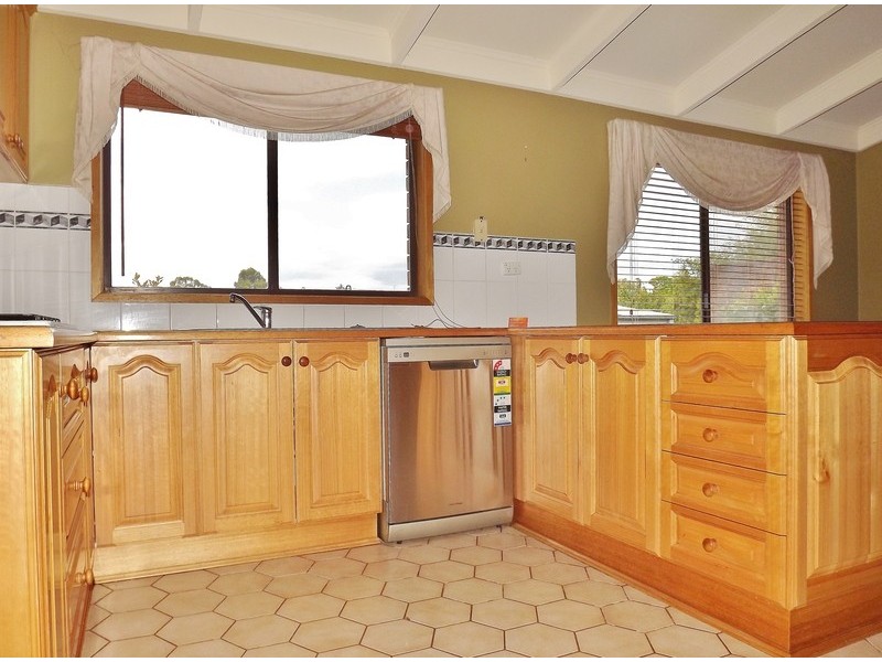 10 Durham Road, Newborough VIC 3825