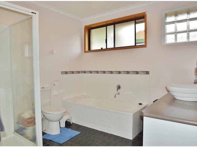 10 Durham Road, Newborough VIC 3825