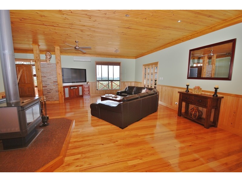 303 Mountain Glen Drive, Trafalgar East VIC 3824