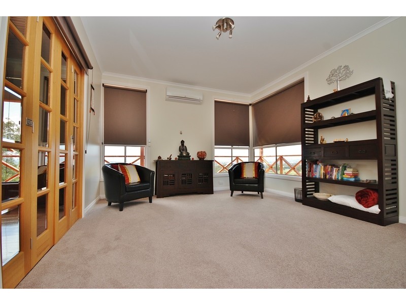303 Mountain Glen Drive, Trafalgar East VIC 3824