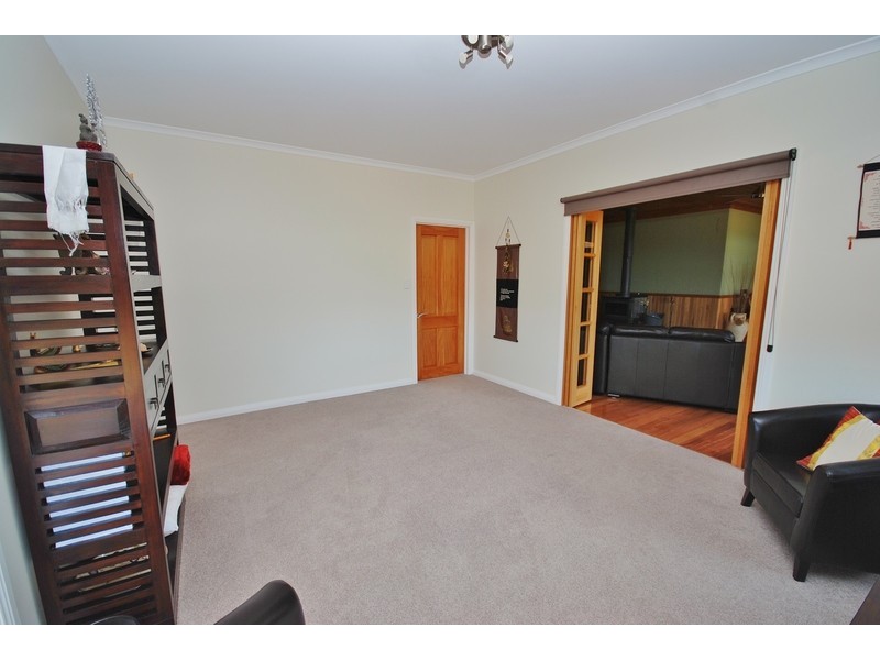 303 Mountain Glen Drive, Trafalgar East VIC 3824