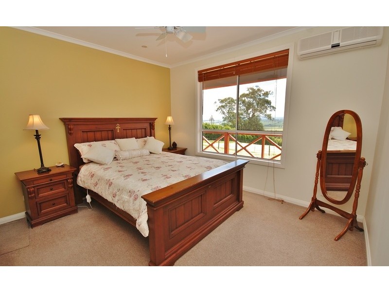 303 Mountain Glen Drive, Trafalgar East VIC 3824
