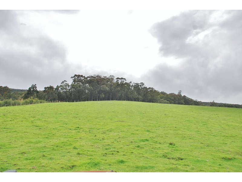303 Mountain Glen Drive, Trafalgar East VIC 3824