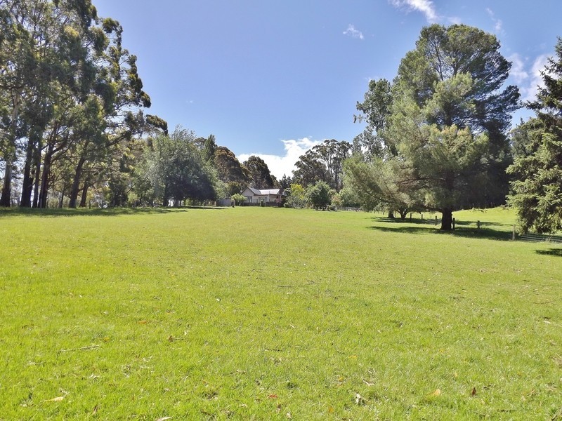 333 Old Coach Road, Moondarra VIC 3825