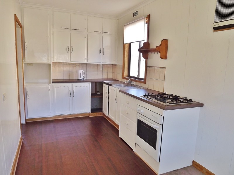 32 Elizabeth Street, Moe VIC 3825