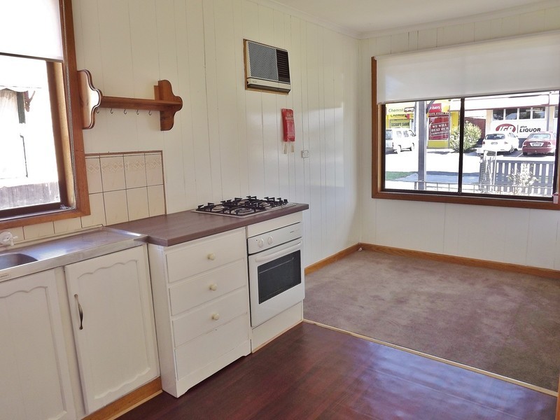 32 Elizabeth Street, Moe VIC 3825