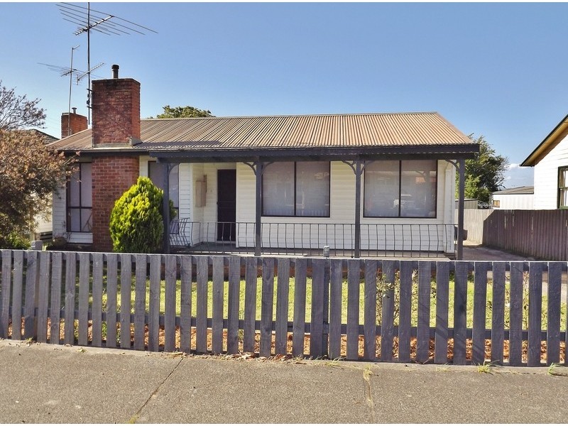 32 Elizabeth Street, Moe VIC 3825
