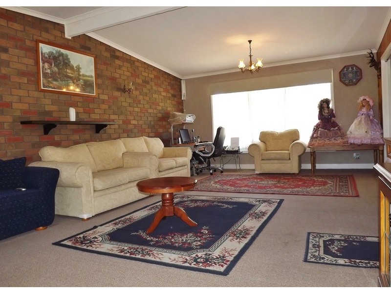 3 Roberts Street, Moe VIC 3825