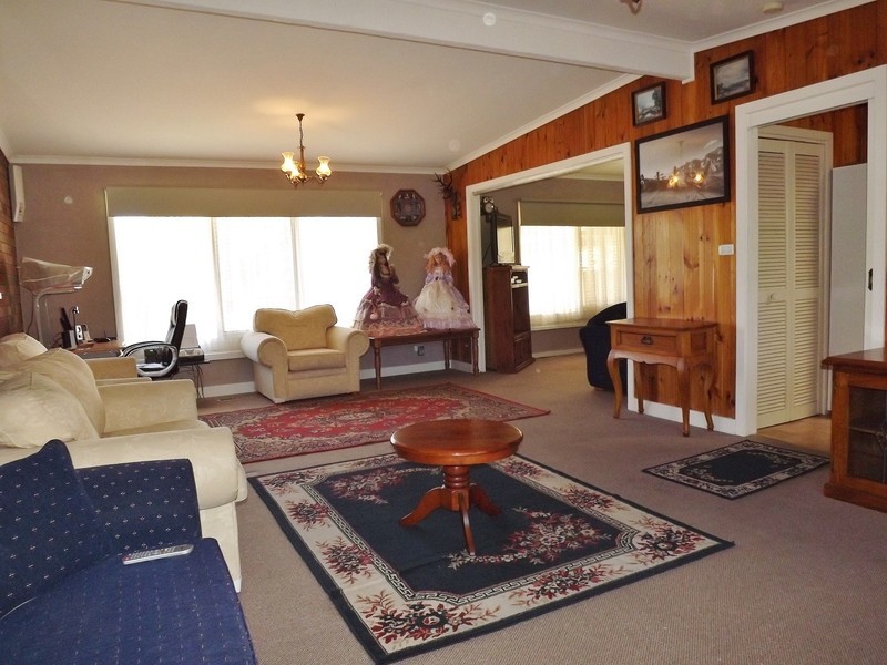 3 Roberts Street, Moe VIC 3825