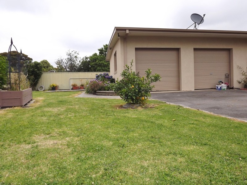 3 Roberts Street, Moe VIC 3825