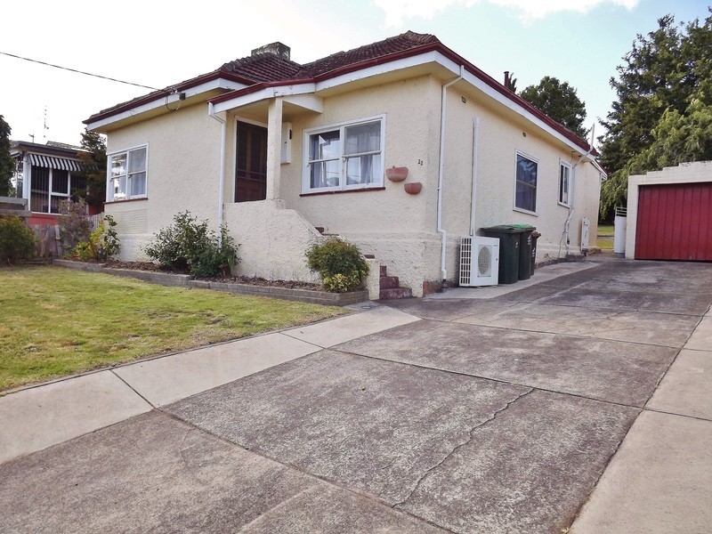 22 Bayley Street, Moe VIC 3825