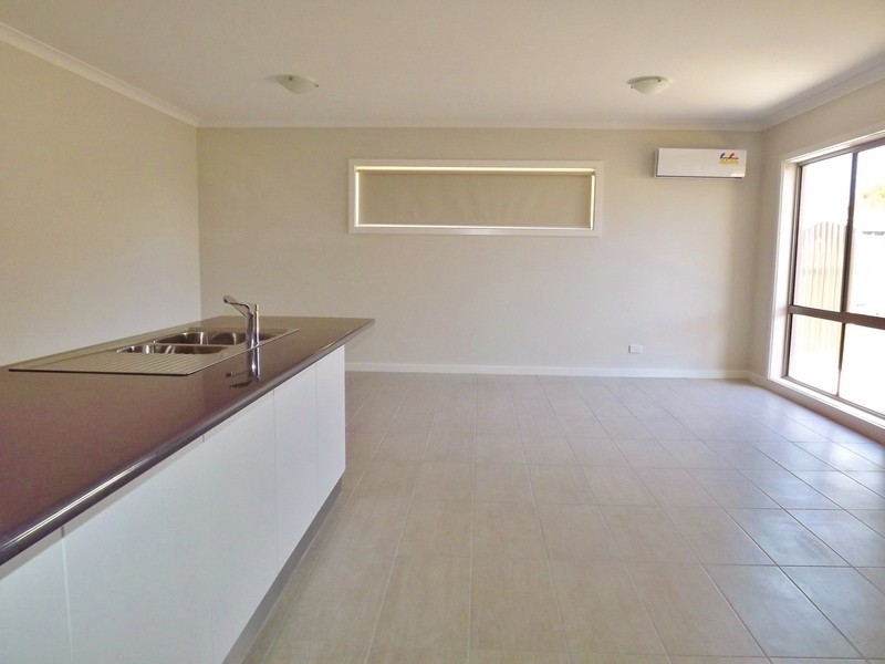 2C Boolarra Avenue, Newborough VIC 3825