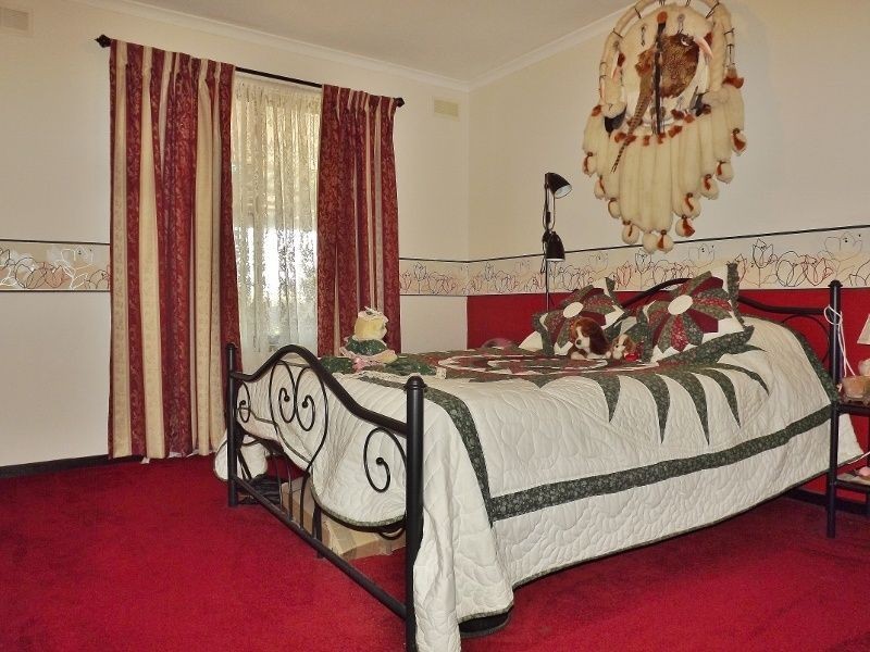 395 McDonalds Track, Hernes Oak VIC 3825